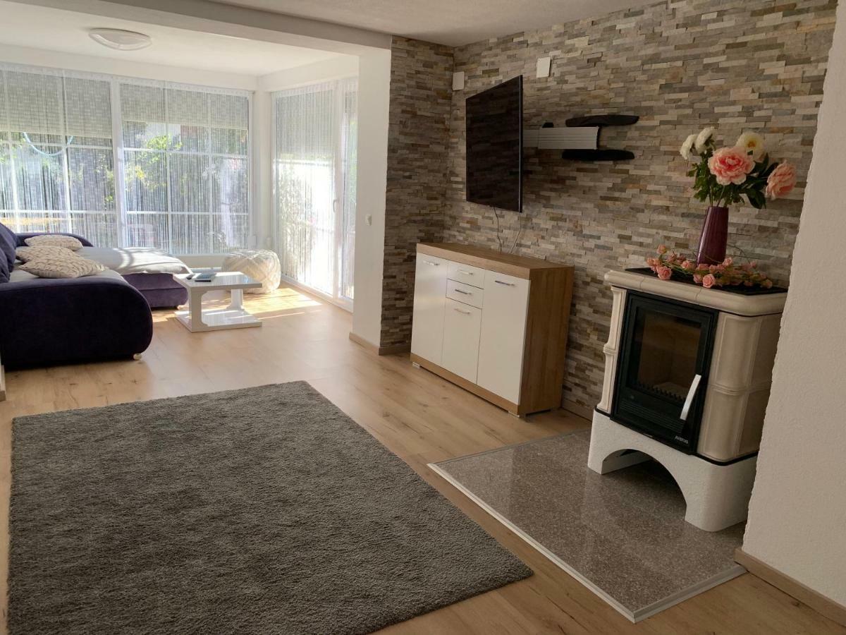 Terrassenwohnung In Estenfeld Bei Wuerzburg מראה חיצוני תמונה