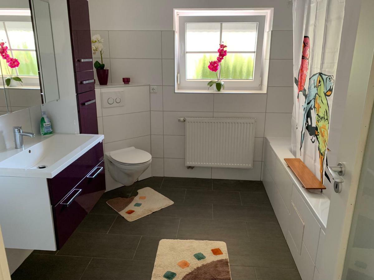 Terrassenwohnung In Estenfeld Bei Wuerzburg מראה חיצוני תמונה