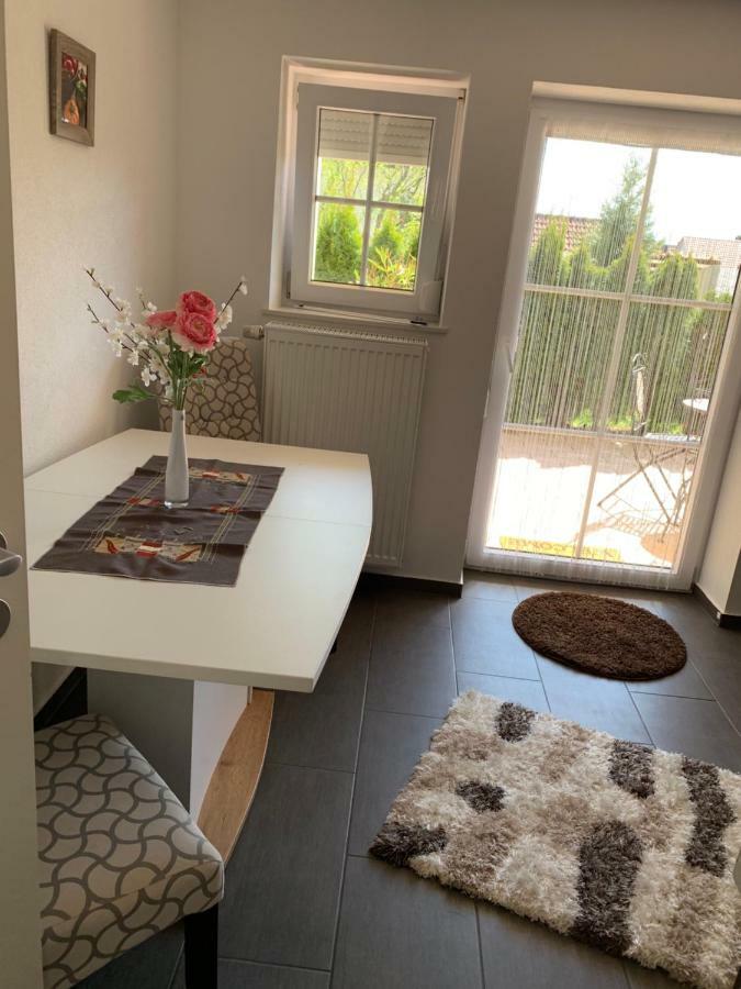 Terrassenwohnung In Estenfeld Bei Wuerzburg מראה חיצוני תמונה